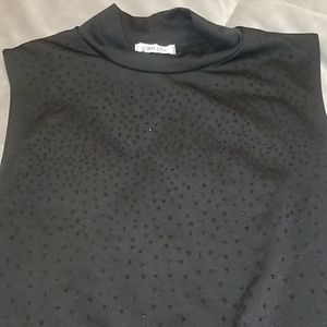 Sleeveless dressy shirt